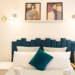 - Moderne - Netflix & Wifi