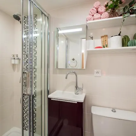 - Moderne - Netflix & Wifi Paris