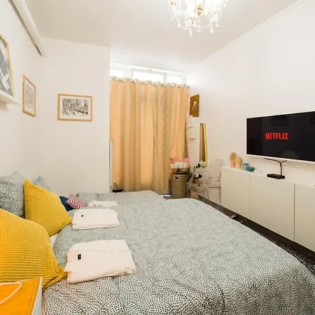 - Moderne - Netflix & Wifi * Paris
