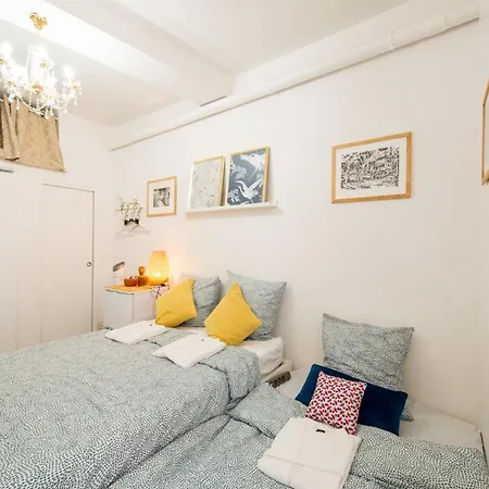 - Moderne - Netflix & Wifi