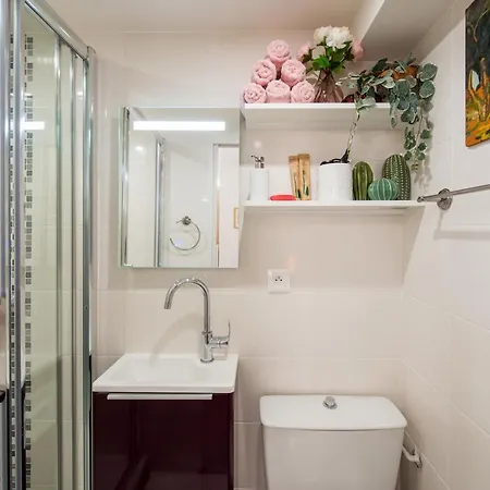 - Moderne - Netflix & Wifi Paris