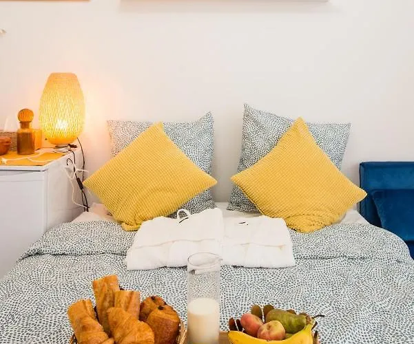 - Moderne - Netflix & Wifi * Paris