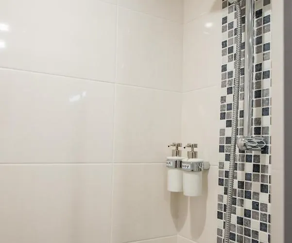 - Moderne - Netflix & Wifi Paris