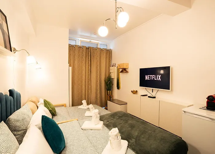 - Moderne - Netflix & Wifi